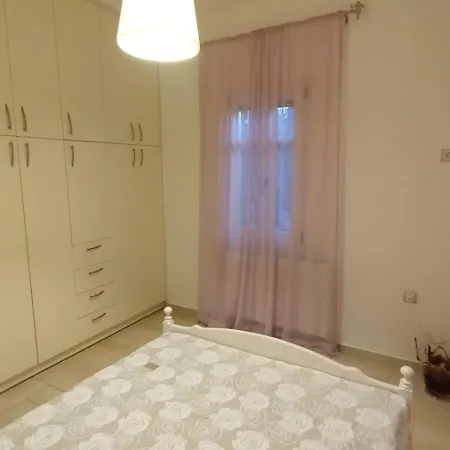Levanda Paros House شقة