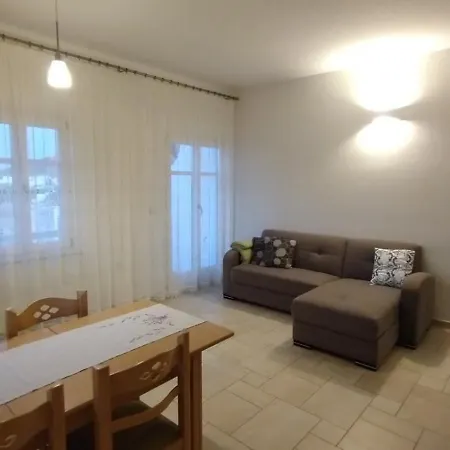 شقة Levanda Paros House *